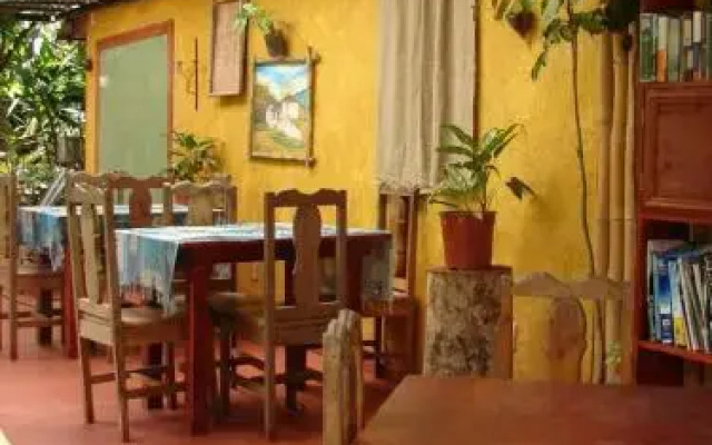 Montana Linda Hostel Orosi