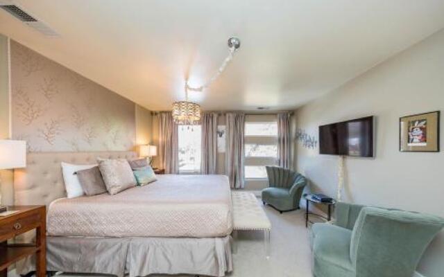 Baby Blue Modern Green Hills Guesthouse