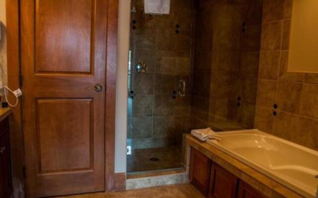 Premier 4 Bedroom Ski in, Ski out Lone Eagle Condo With the Best Access to Skiing in Keystone