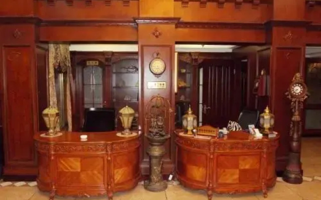 Tongling Louis Castle Inn