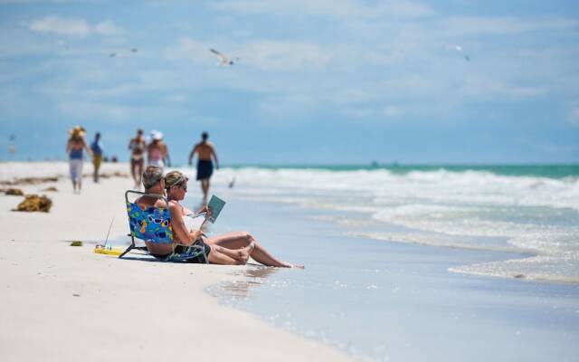 Beachview Delight by Beachside Management