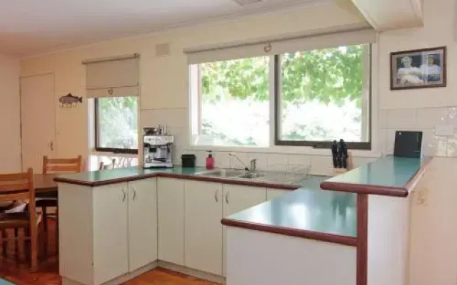 36 Bakers Gully Rd, Bright