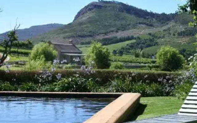 Burgundy Bourgogne Manor House and Cottages