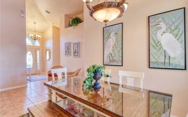 Splashing Dolphins - Three Bedroom Home