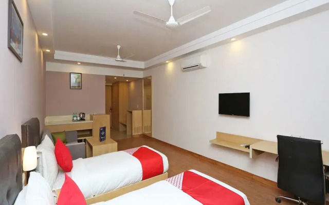 Capital O 13727 Hotel Aarogyam Suites