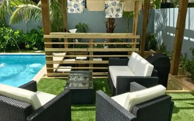 Tropical Garden Bungalow A