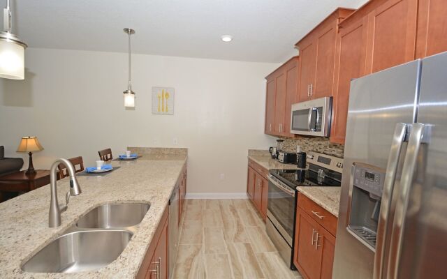 1586SW-Champion's Retreat