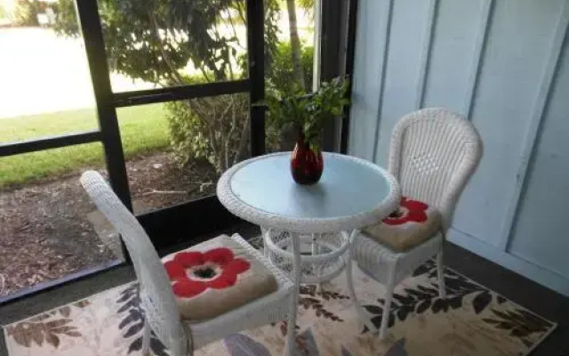 Ocean Village Coral Cluster 1023