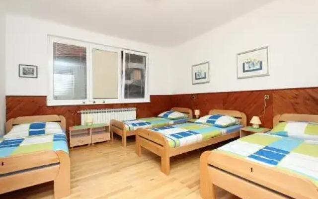 Hostel Lucky