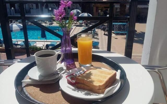 Yakinthos Hotel