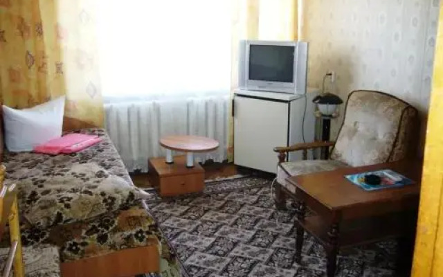 Hotel Profspilkovyi