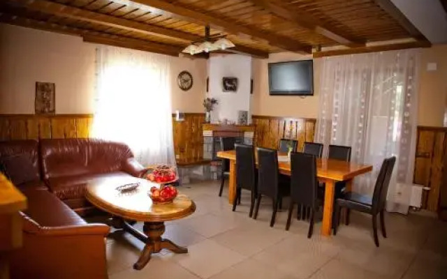 Conacul de sub munte