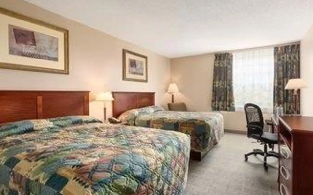 Travelodge Hanna Canada Grey