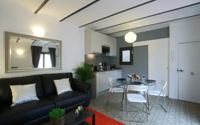 HOMEnFUN Attic Sants Train Station