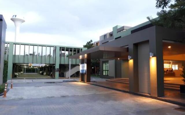 Lumpini Park Beach Cha-Am by Sopida