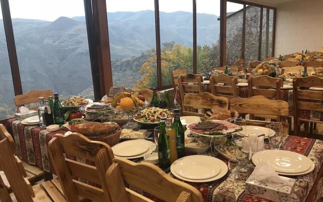 Garni Bread House