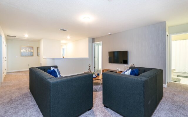 1666 Moonvalley Drive