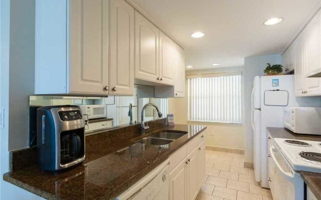 #510 Madeira Norte - 2 Br condo by RedAwning
