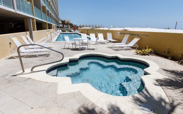 Pelican Isle 215 by RedAwning