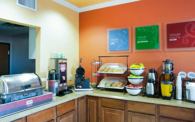 Rodeway Inn & Suites