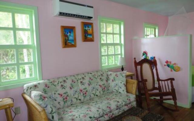 Guanaja Caribbean Cottages