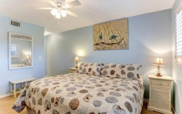 Brilliantly Decorated Condo for Your Perfect Beach Escape by RedAwning