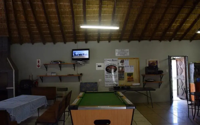 Sheri's Lodge & Backpackers