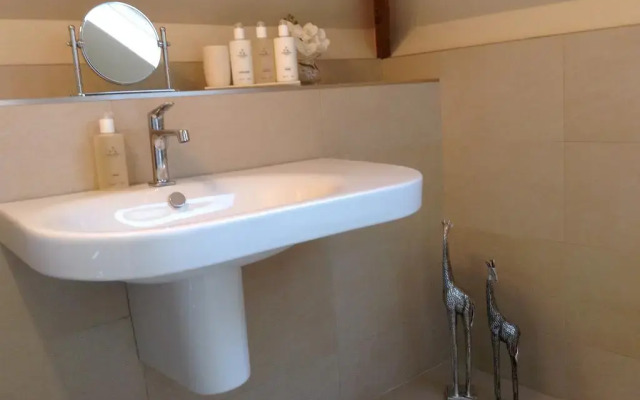 Ditton Lodge Bed and Breakfast