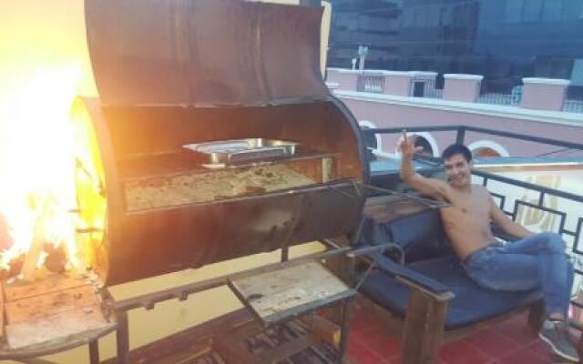 Backpackers Hostel & Cocktails