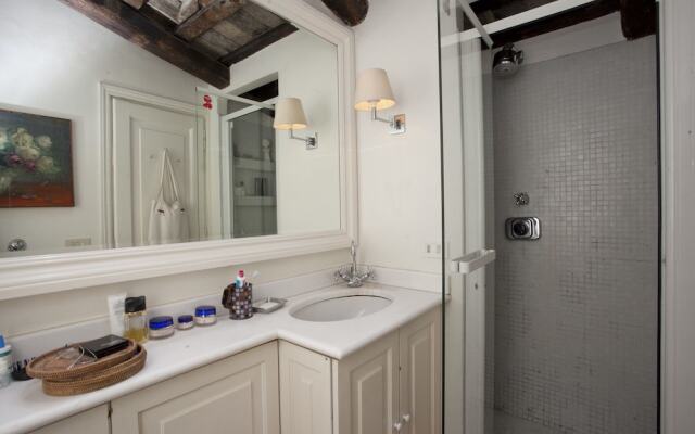 Princely Penthouse on the Pilgrims' Way