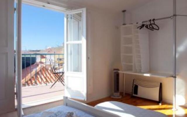 Traveling To Lisbon Alfama Apartments