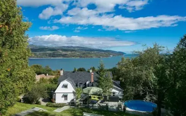 241 - La Côte Fleurie - Les Immeubles Charlevoix