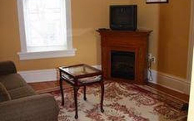 The Harbourfront Inn