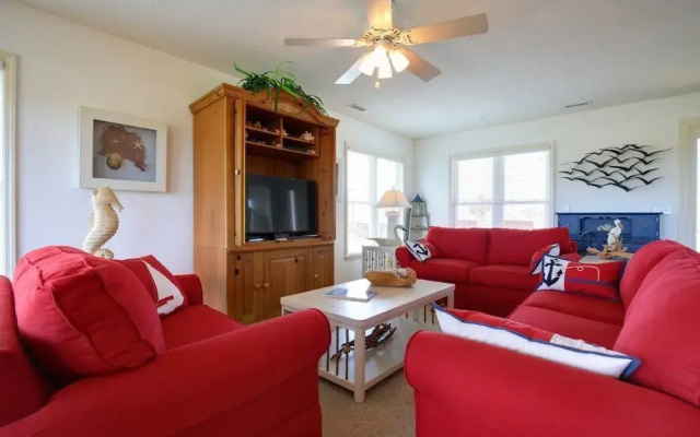 Libby's Lookout 4 Bedroom Home by RedAwning
