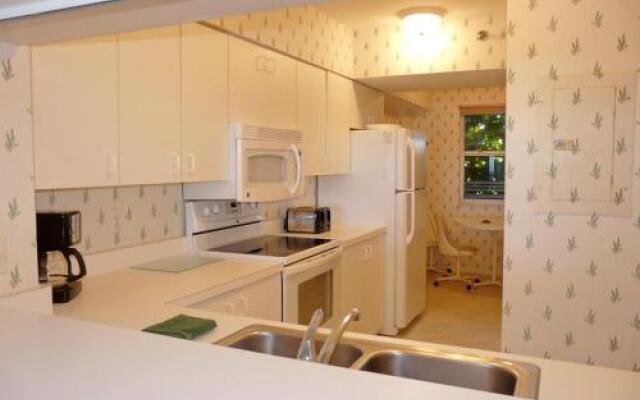 Som 813 - Somerset 2 Bedroom Condo by Redawning