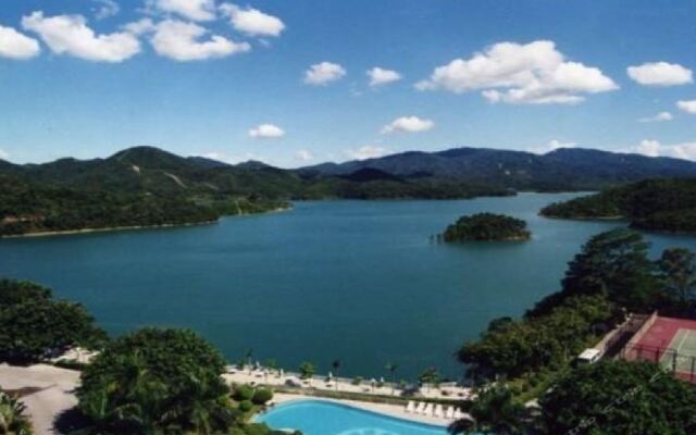 Scenic Holiday Hotel