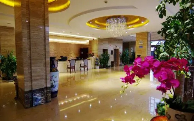 Ruili Star World Hotel