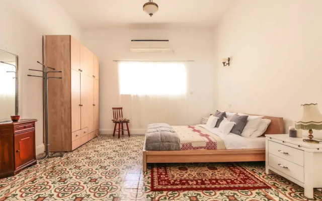 Authentic Neve Tsedek Style House