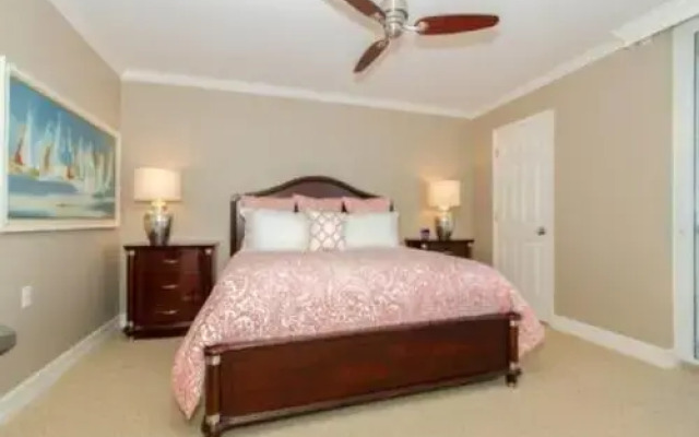 Beautiful Condo with Breathtaking Sunset Views by RedAwning