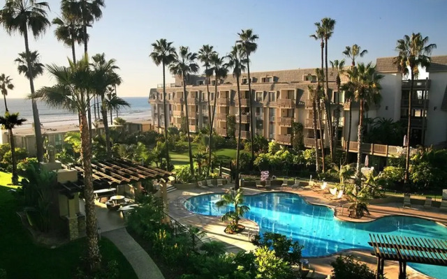 Palm Villa by RedAwning