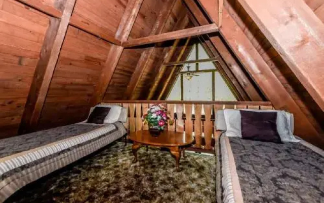 Honeybear Haven - 2 Br home by RedAwning