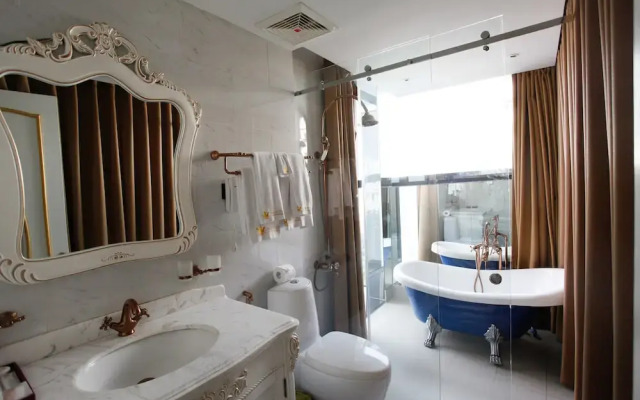 Hoang Trieu Hotel