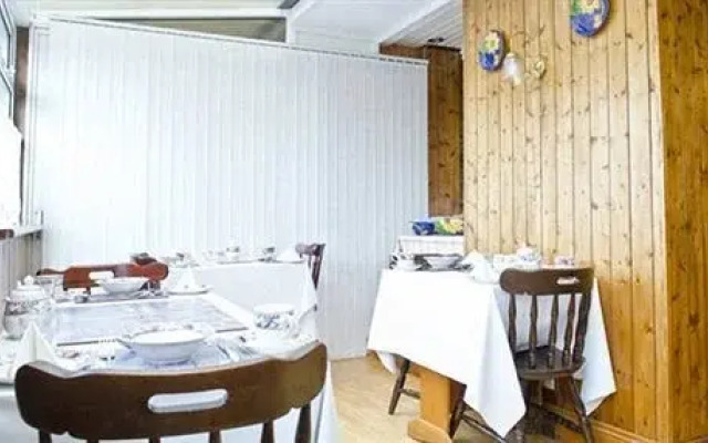 Armada Lodge B&B