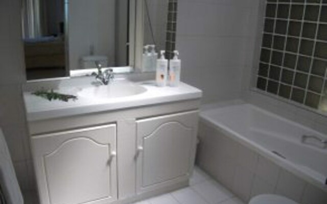 Constantia River Cottage