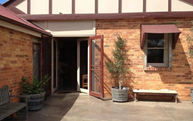 Pierrepoint Bed & Breakfast