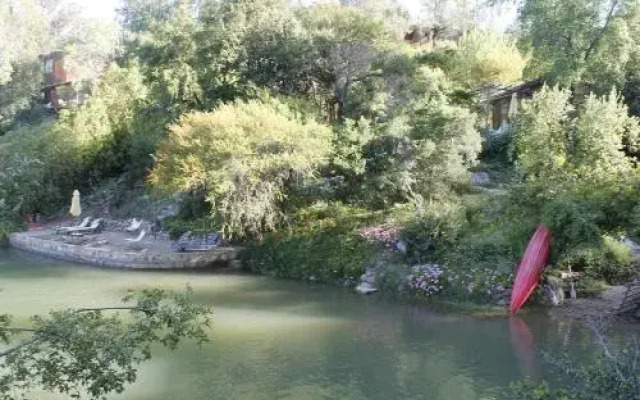 Cabaña de Adobe en Lago Rapel
