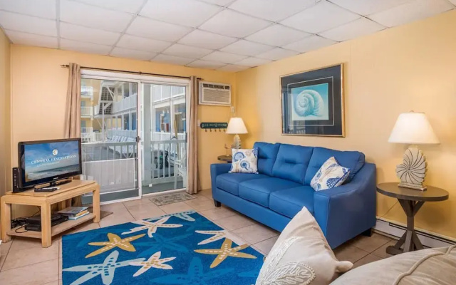 46th St Windjammer 102 1Br Condo