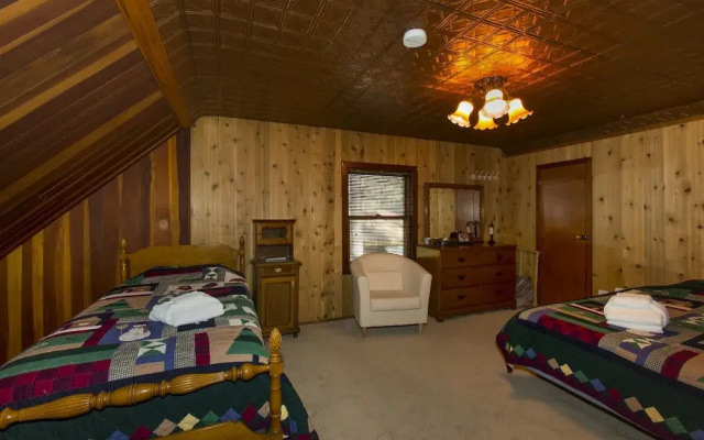 Larch Cabin