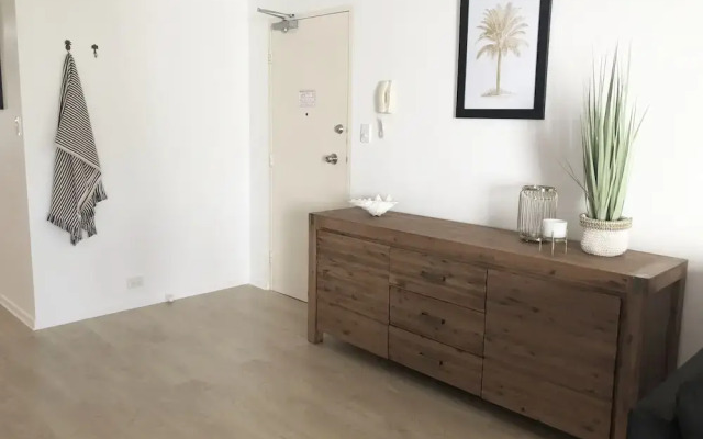 Sunshine Beach Luxe Apartment