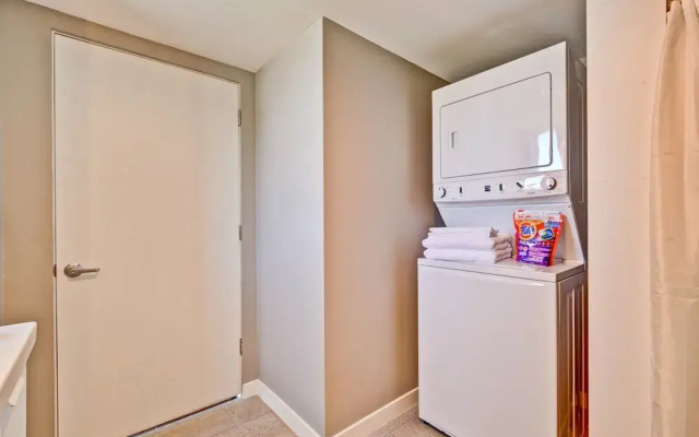 1BR Cargo Container 204 by WanderJaunt